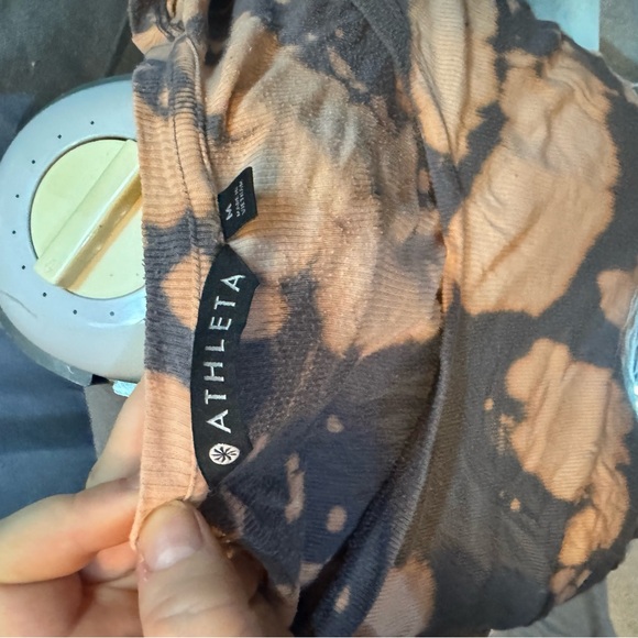 Athleta Tie-Dye Short Sleeve Top - Gray and Tan - Picture 3 of 3
